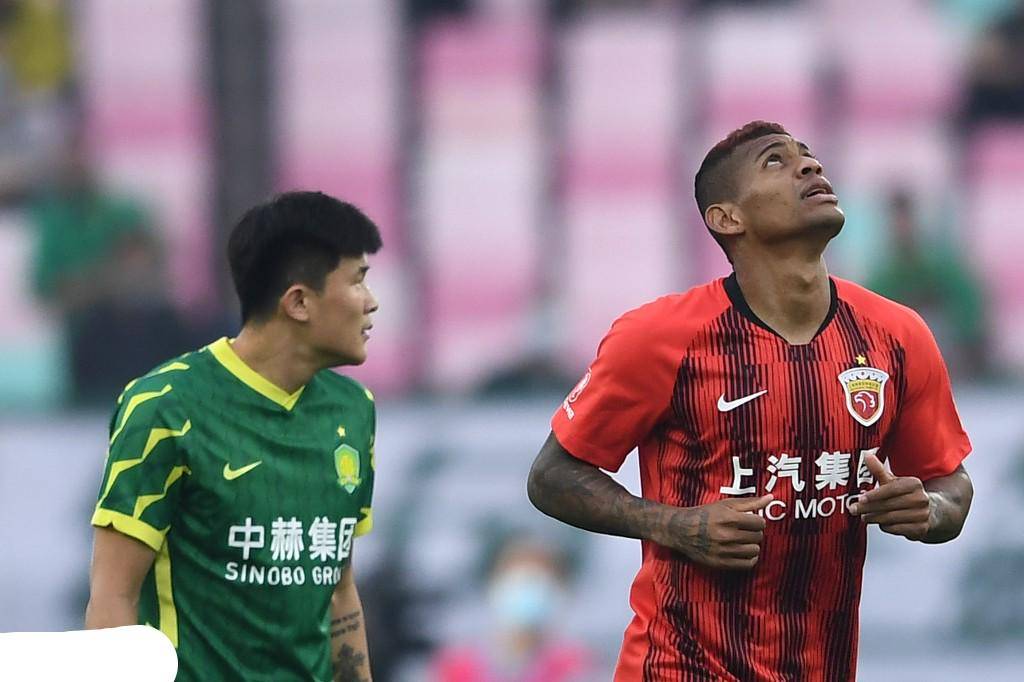 上港跟恒大的实力差距, 其实用苏宁前锋就可以衡量了